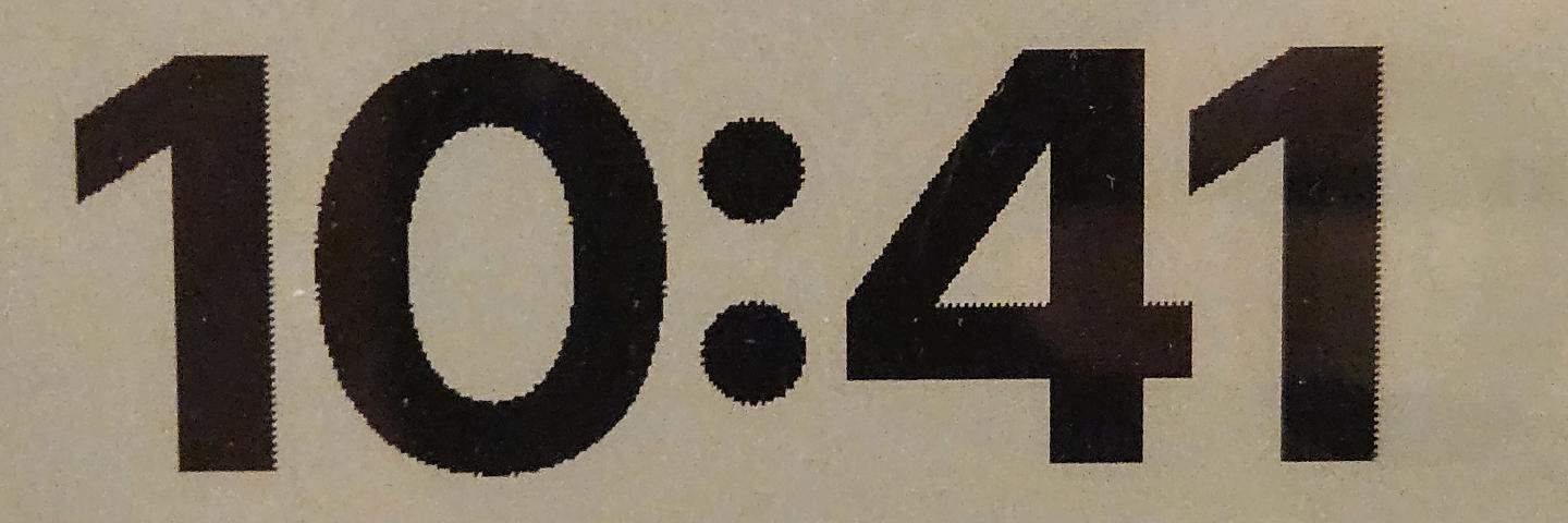photograph of epaper showing a clear 10:41